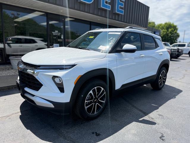 2025 Chevrolet Blazer - $25,800