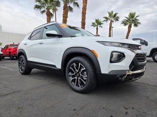 2023 Chevrolet Trailblazer with Summit White Exterior