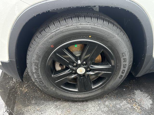 2022 Chevrolet Trax - $15,990