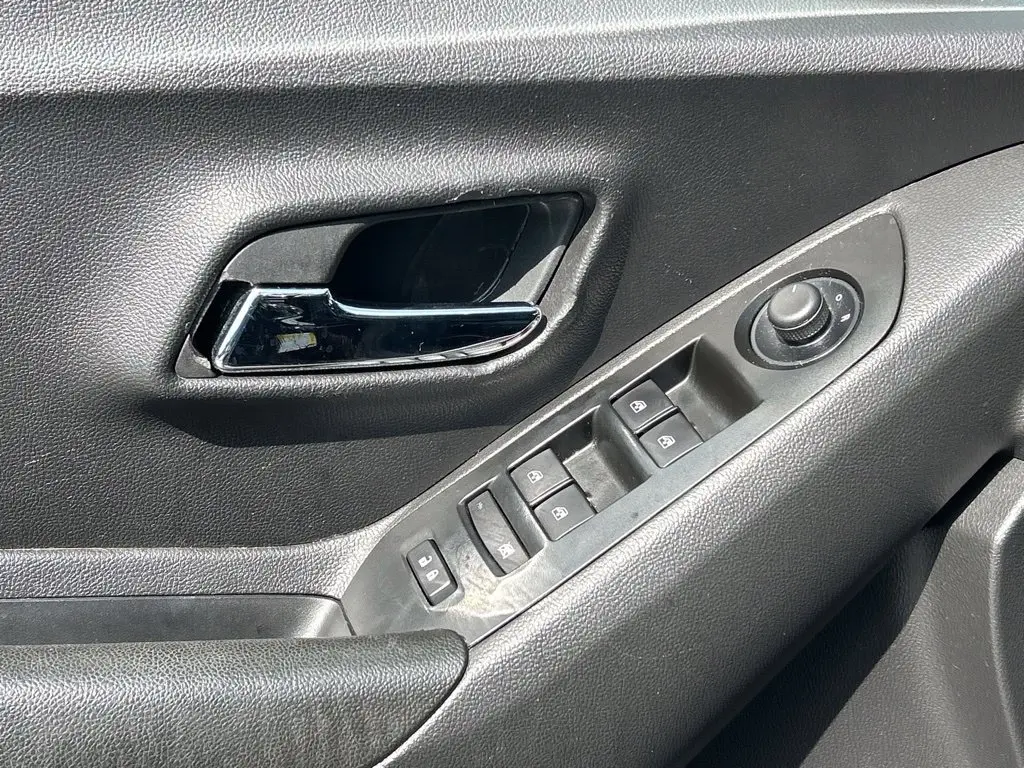 2022 Chevrolet Trax - $9,997