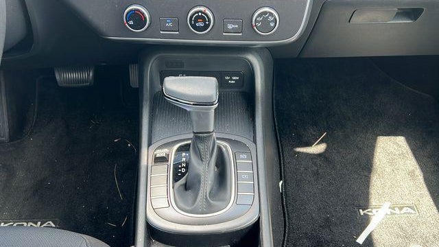 2024 Hyundai KONA SE