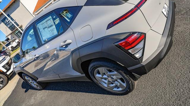 2026 Hyundai KONA SE