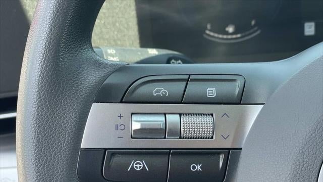 2025 Hyundai KONA SE