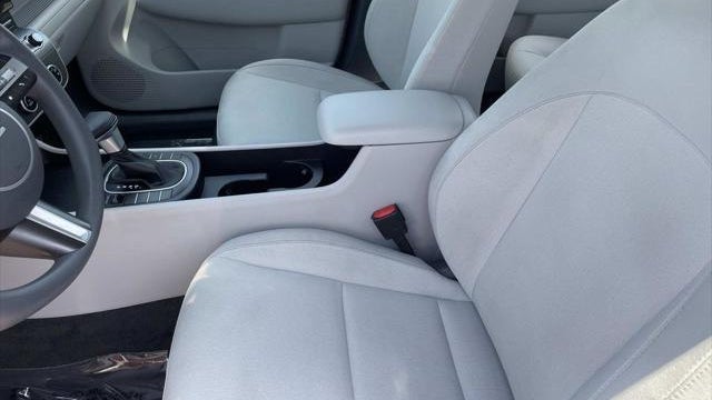 2025 Hyundai KONA SE