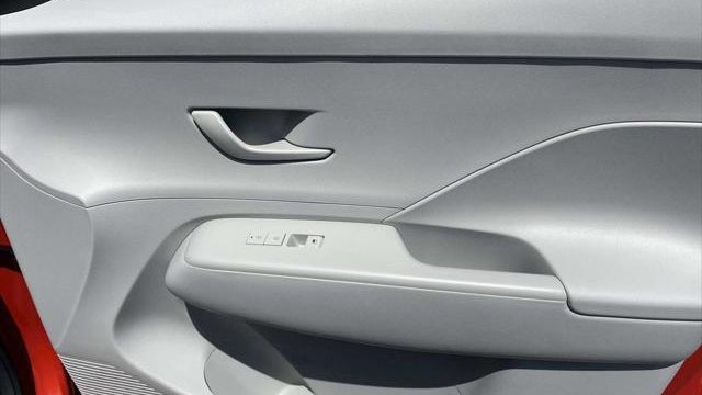 2025 Hyundai KONA SE