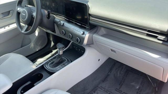 2025 Hyundai KONA SE