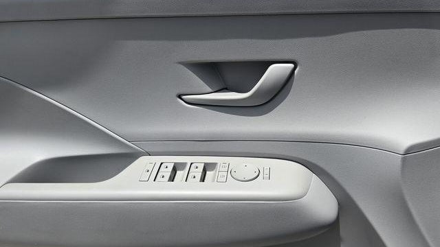 2025 Hyundai KONA SE