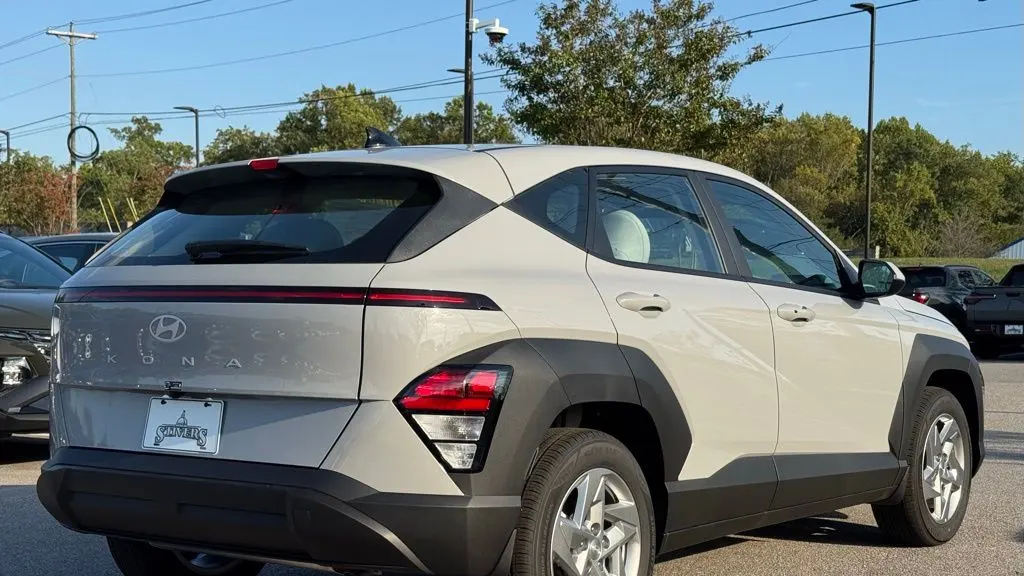2026 Hyundai KONA SE