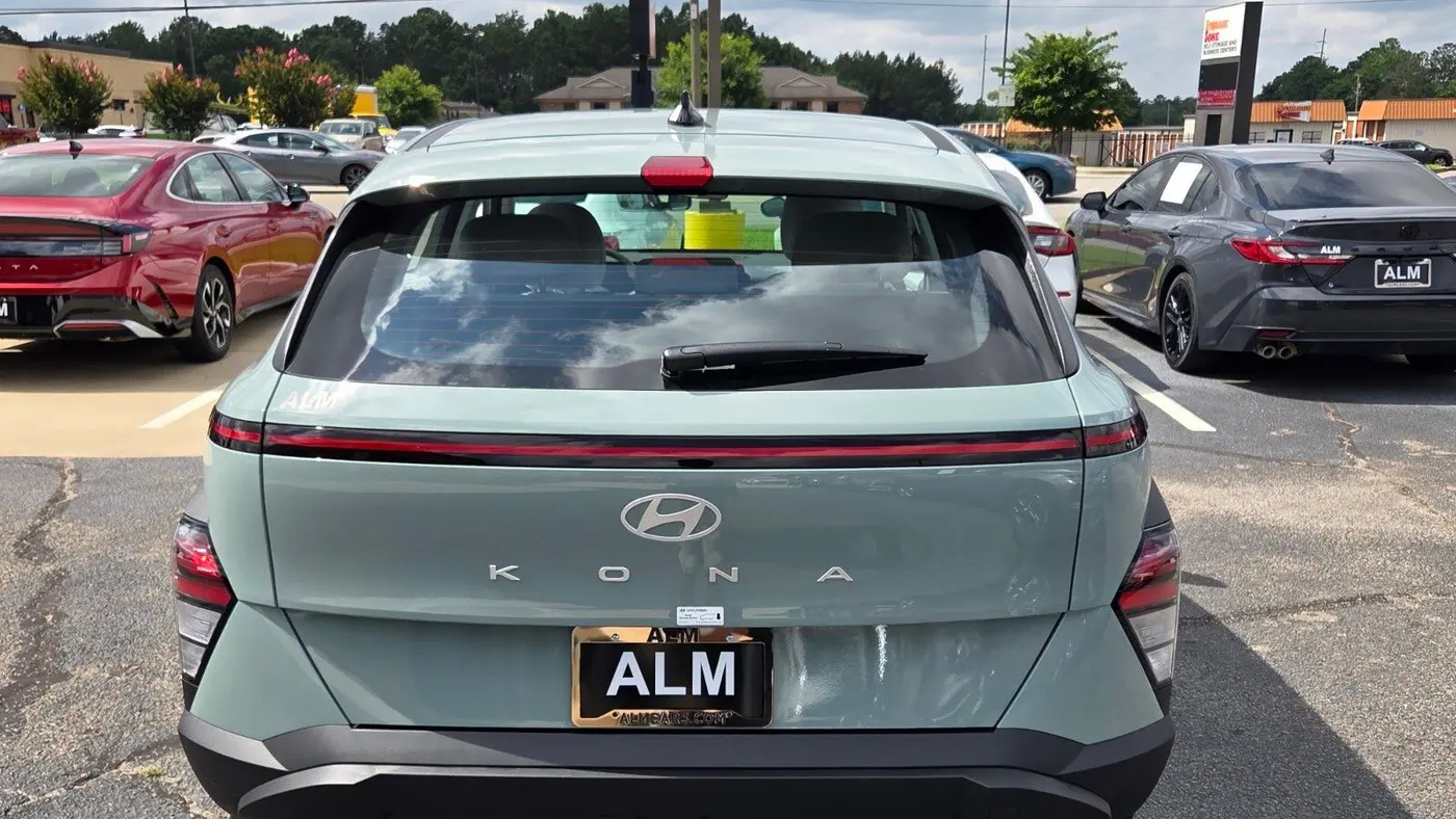 2026 Hyundai KONA SE