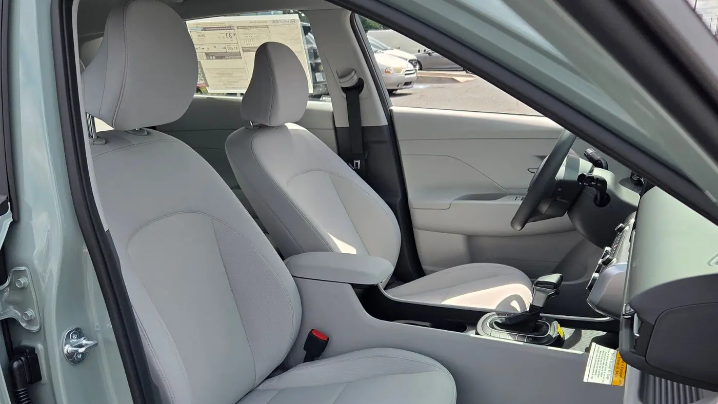 2026 Hyundai KONA SE