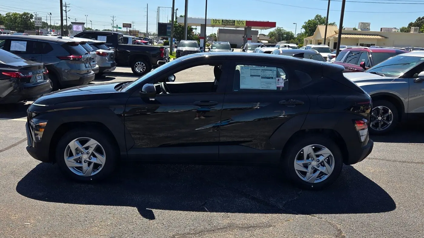 2026 Hyundai KONA SE