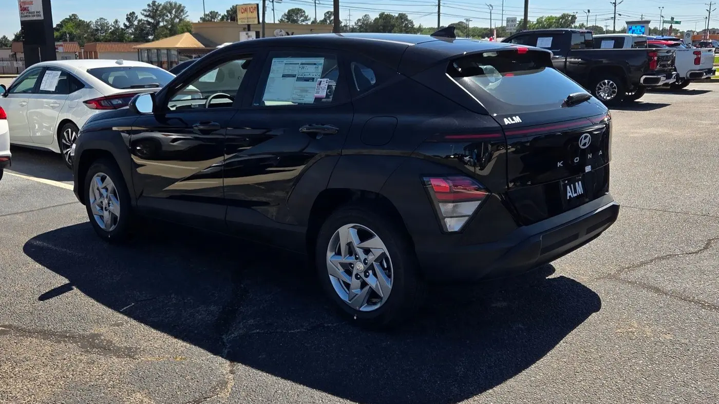 2026 Hyundai KONA SE