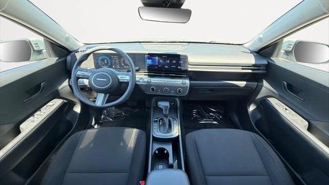 2025 Hyundai KONA SE