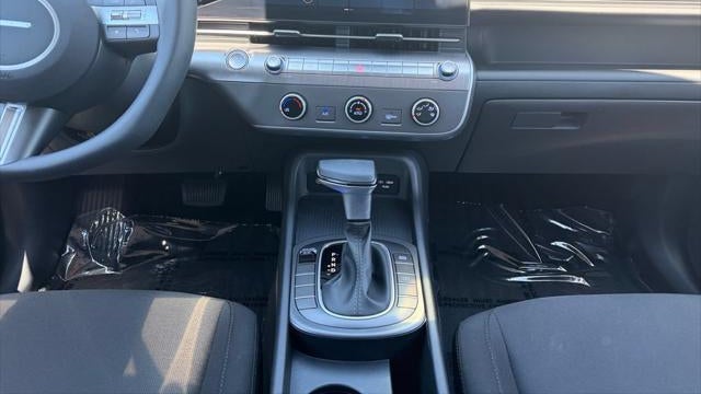 2025 Hyundai KONA SE