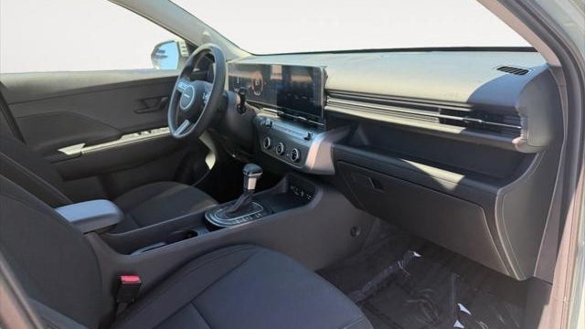 2025 Hyundai KONA SE