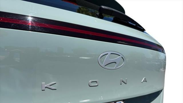 2025 Hyundai KONA SE