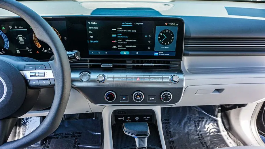 2026 Hyundai KONA SE