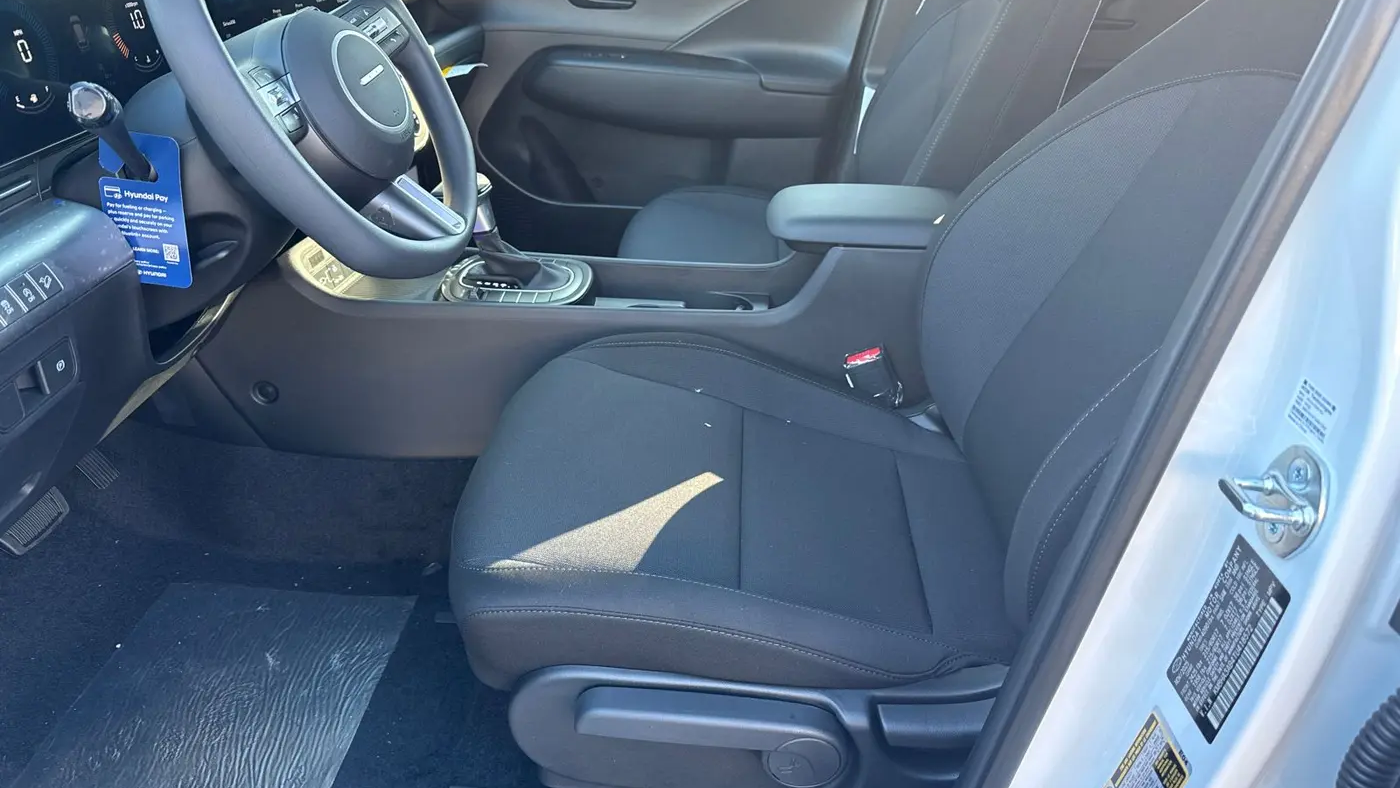 2026 Hyundai KONA SE
