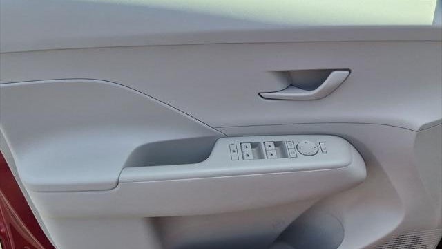 2025 Hyundai KONA SE