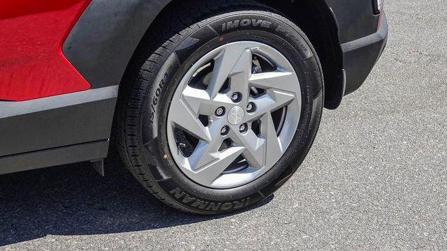 2025 Hyundai KONA SE