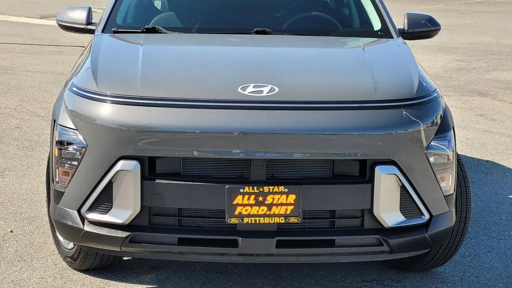 2025 Hyundai KONA SE