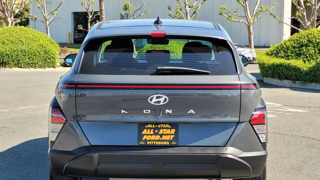 2025 Hyundai KONA SE