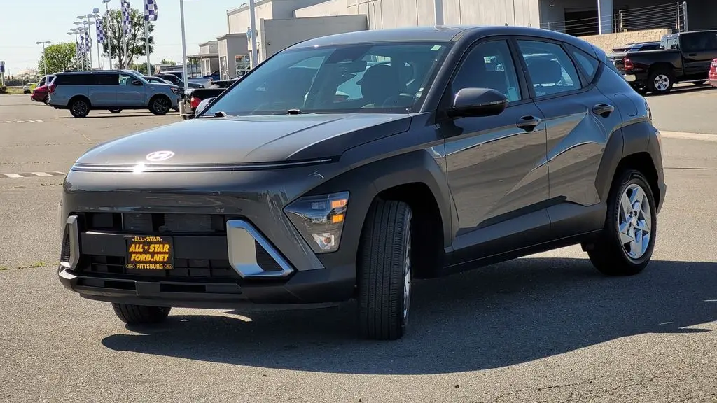 2025 Hyundai KONA SE