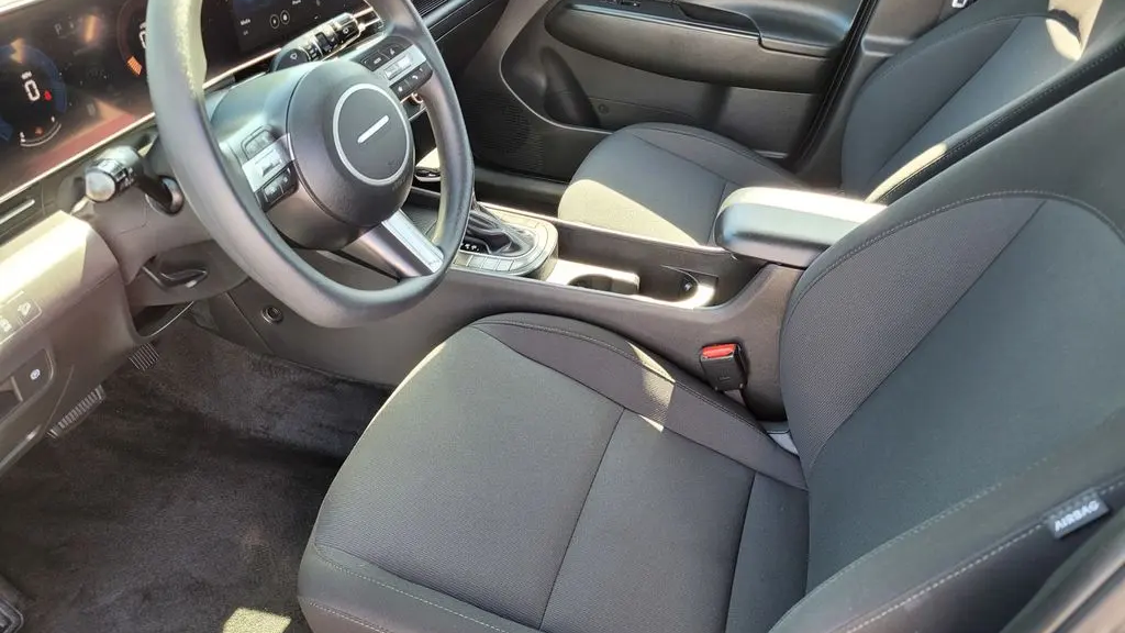 2025 Hyundai KONA SE