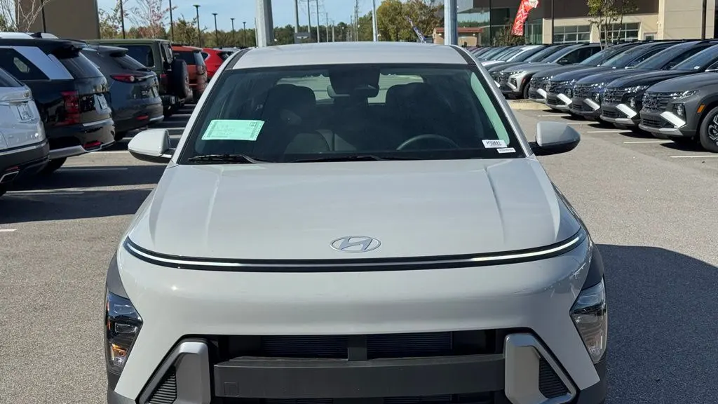2026 Hyundai KONA SE
