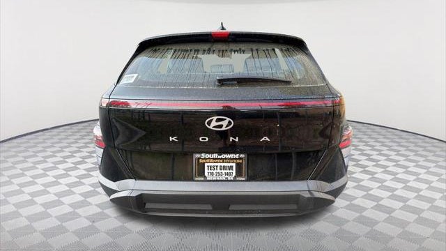 2026 Hyundai KONA SE