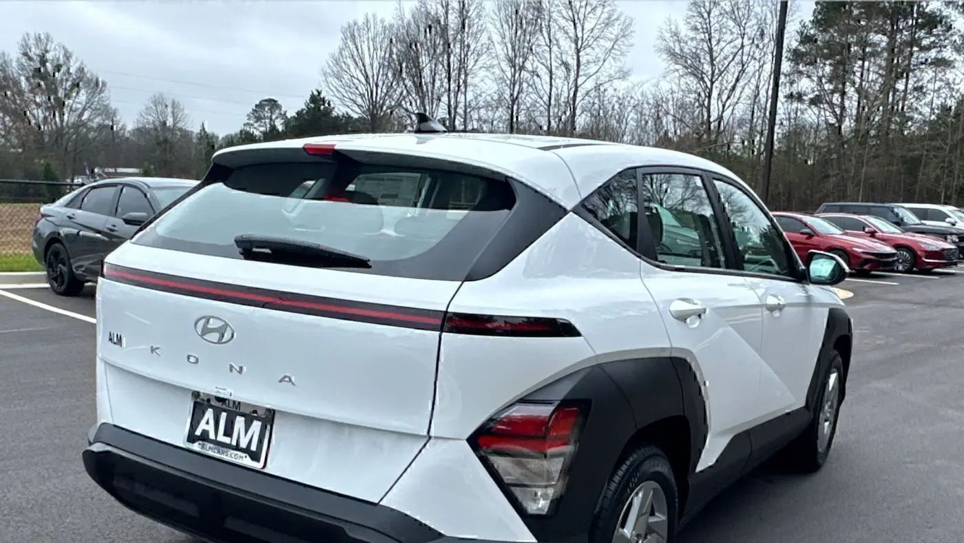 2026 Hyundai KONA SE