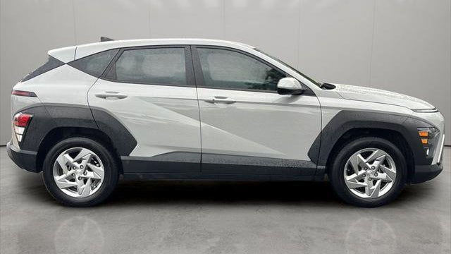 2024 Hyundai KONA SE