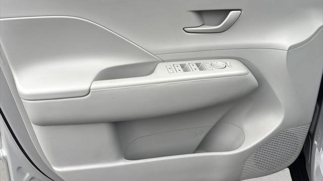 2024 Hyundai KONA SE