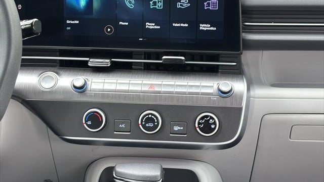 2024 Hyundai KONA SE