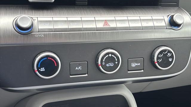 2024 Hyundai KONA SE