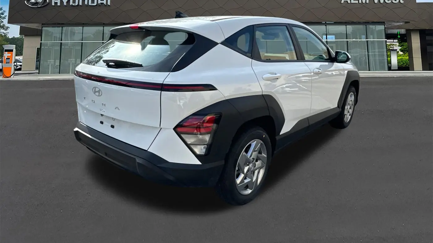2026 Hyundai KONA SE