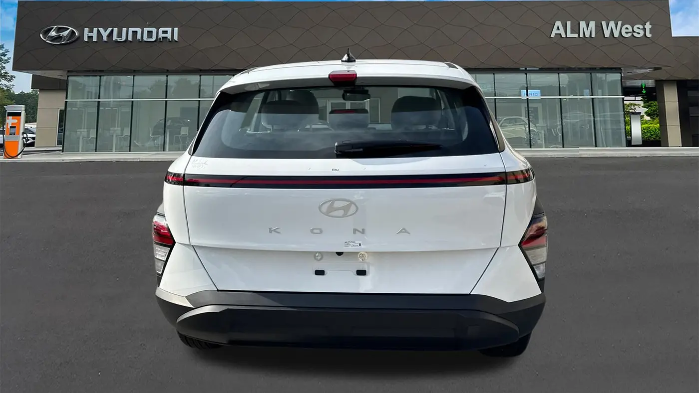 2026 Hyundai KONA SE