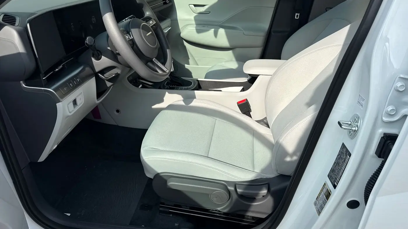 2026 Hyundai KONA SE