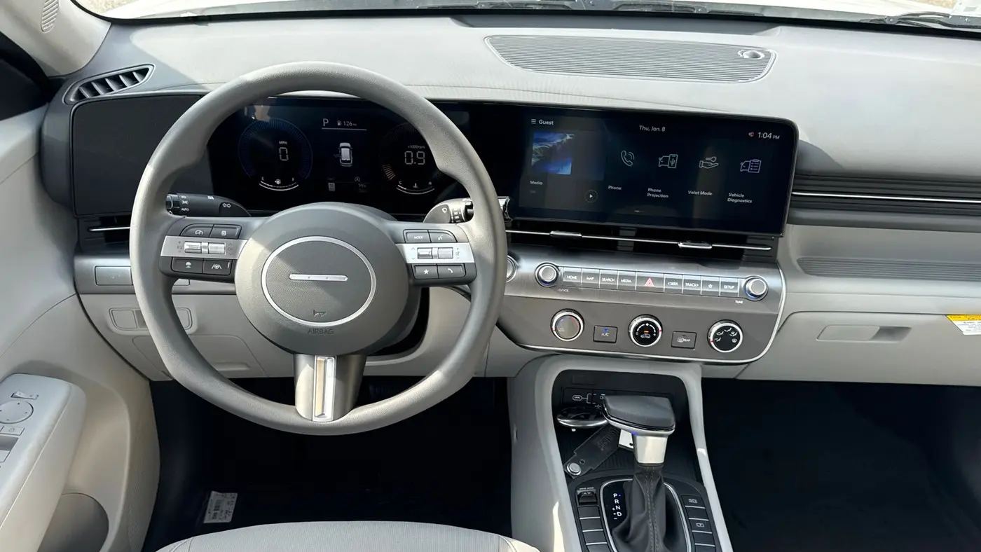 2026 Hyundai KONA SE