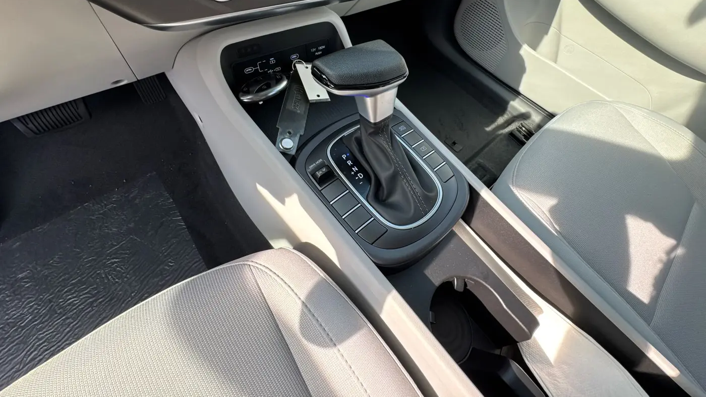 2026 Hyundai KONA SE