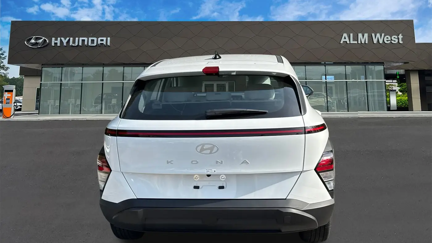 2026 Hyundai KONA SE
