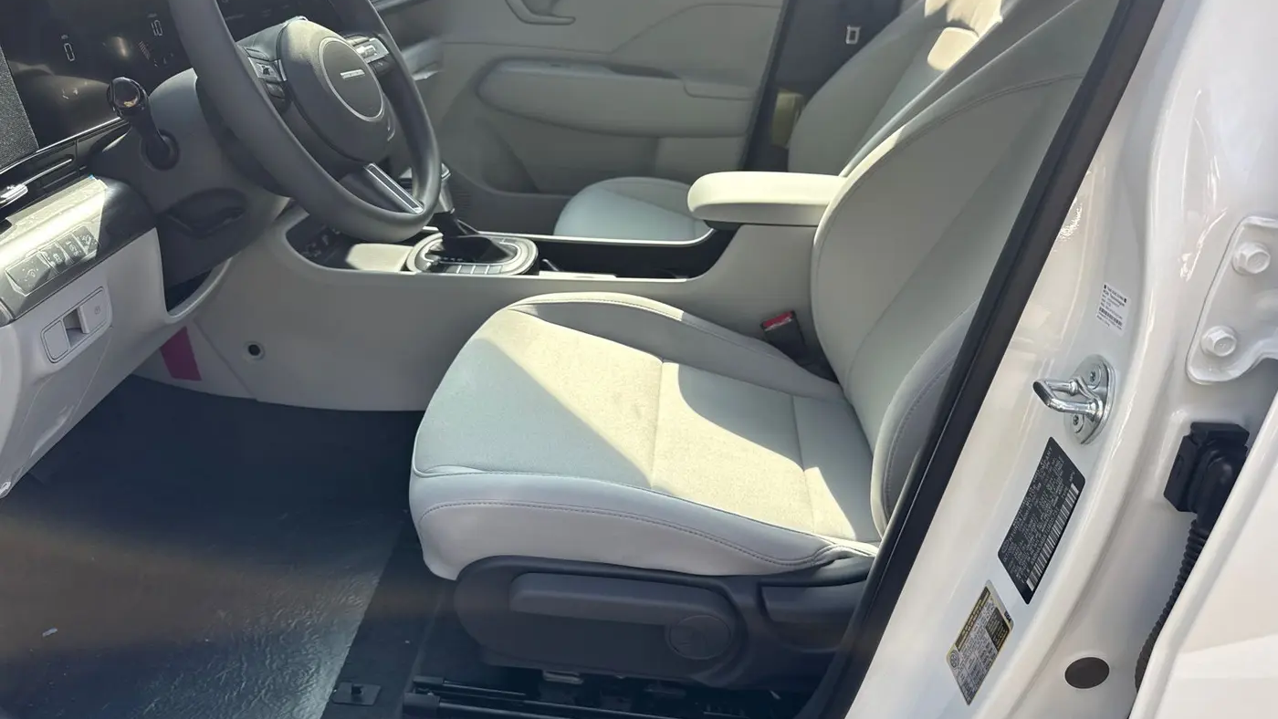 2026 Hyundai KONA SE