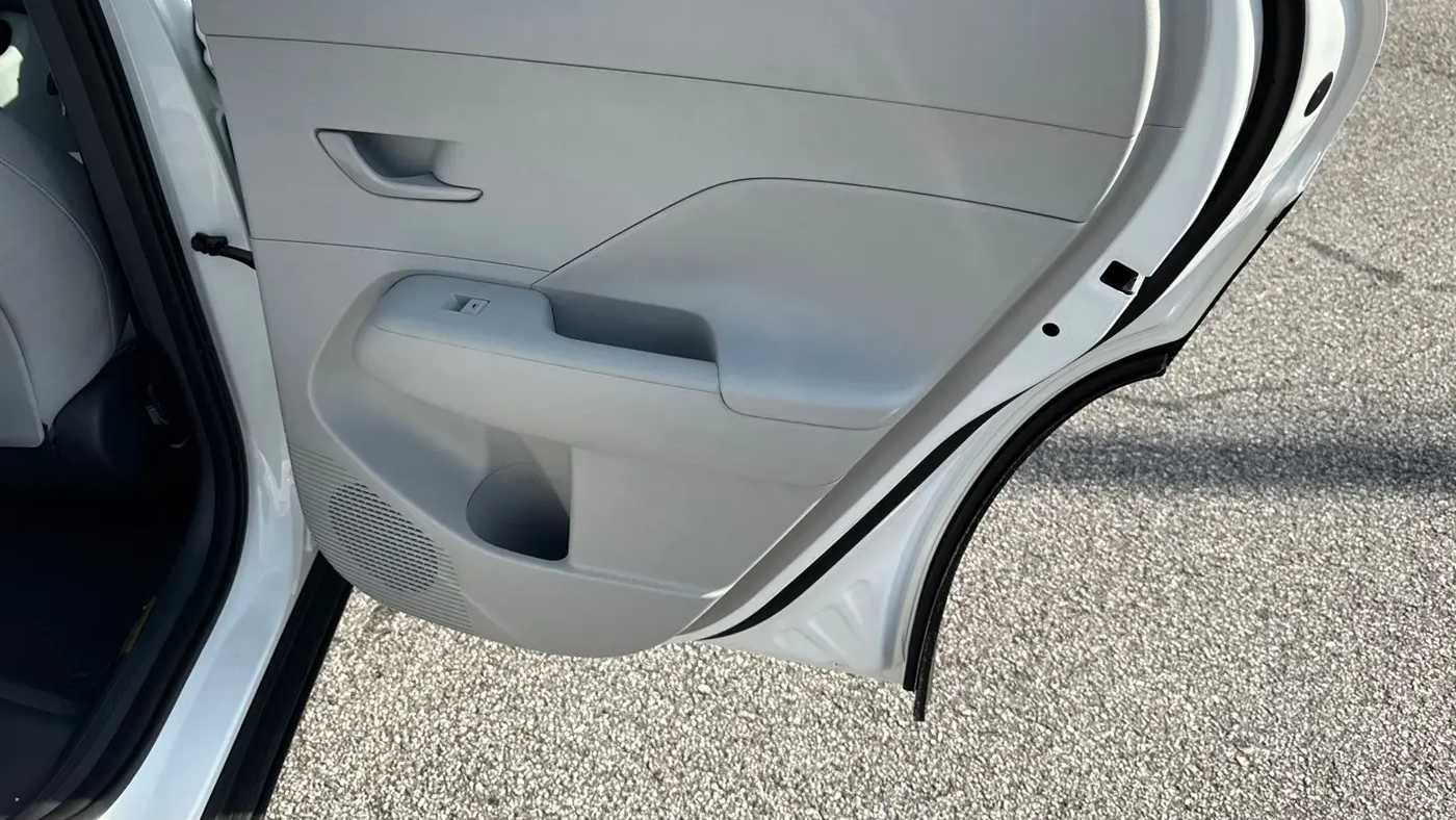 2026 Hyundai KONA SE