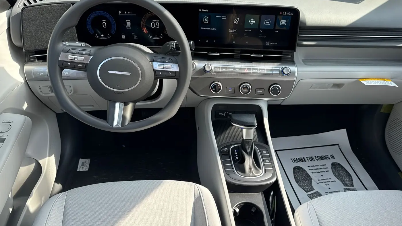 2026 Hyundai KONA SE