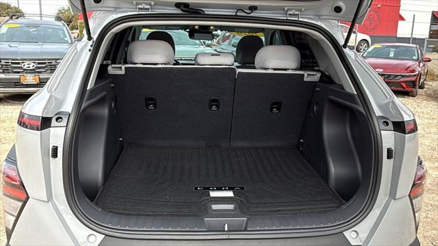 2026 Hyundai KONA SE