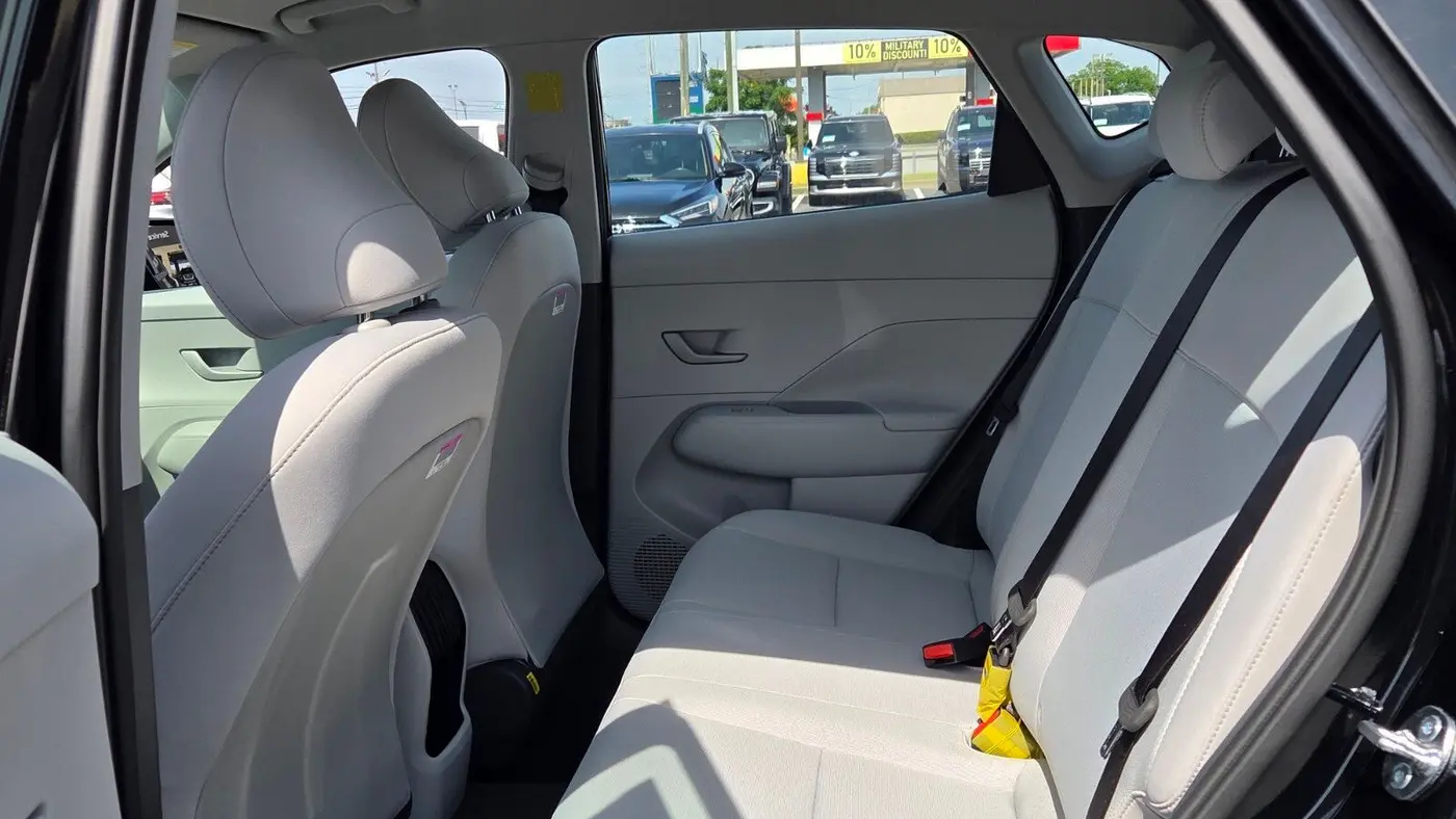 2026 Hyundai KONA SE
