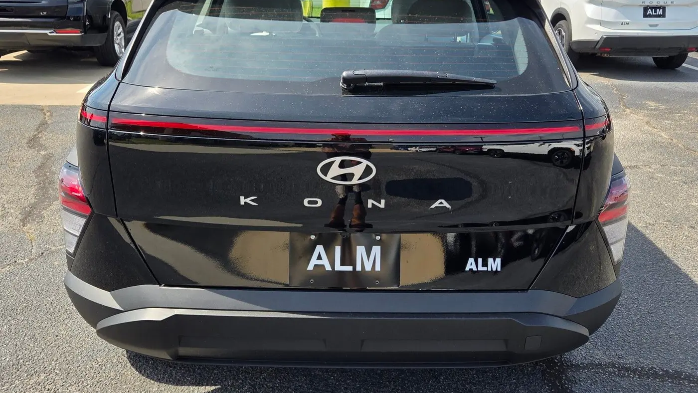 2026 Hyundai KONA SE