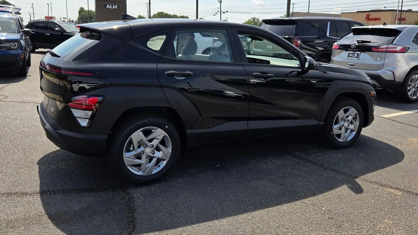 2026 Hyundai KONA SE