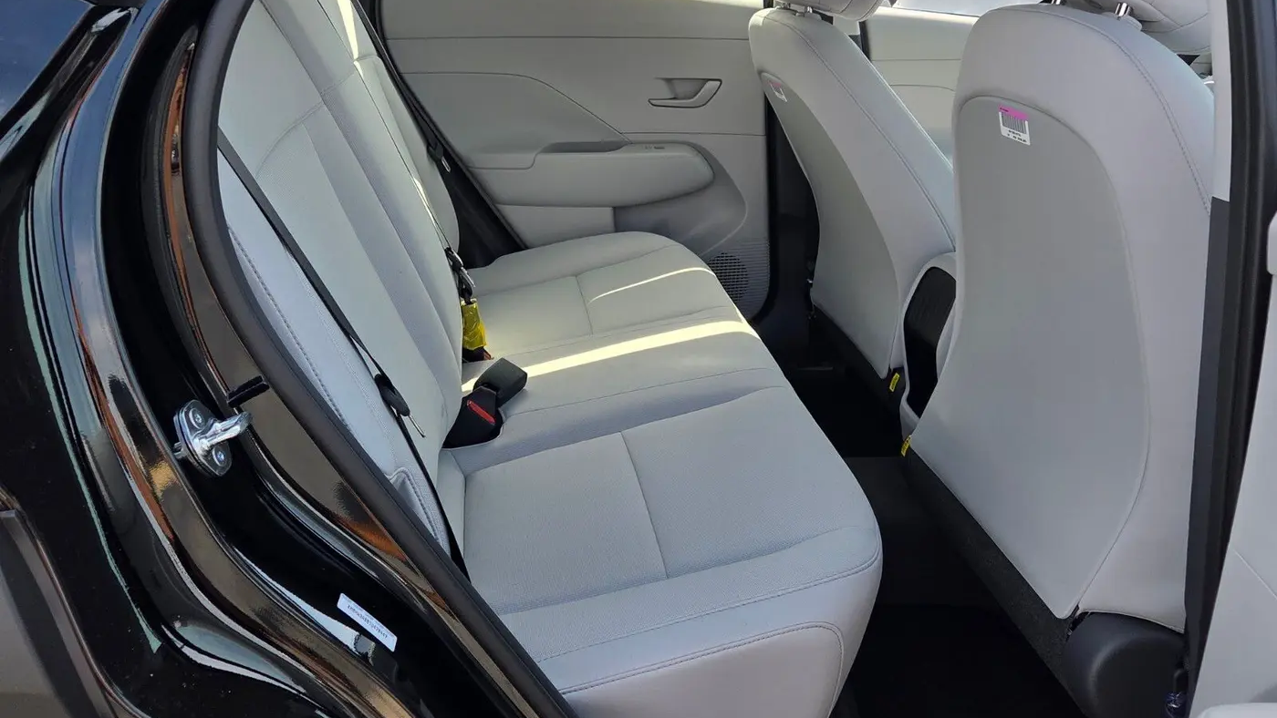 2026 Hyundai KONA SE