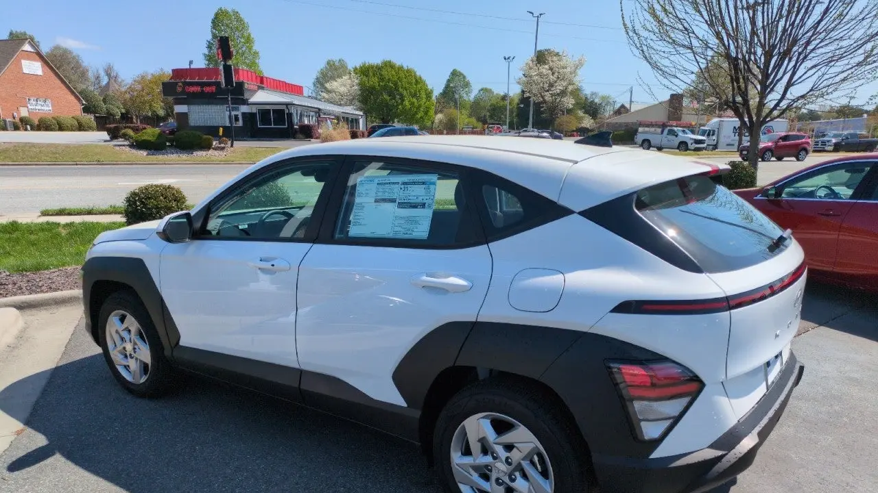2026 Hyundai KONA SE